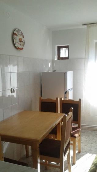 Inchiriez apartament 2 camere