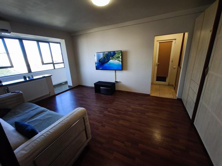 ULTRACENTRAL 2 CAMERE SEMI, VEDERE MARE LIBER 61 MP PRET 115000 EURO