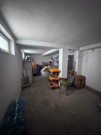 Spatiu comercial, vitrina la strada, 140mp, Radauti