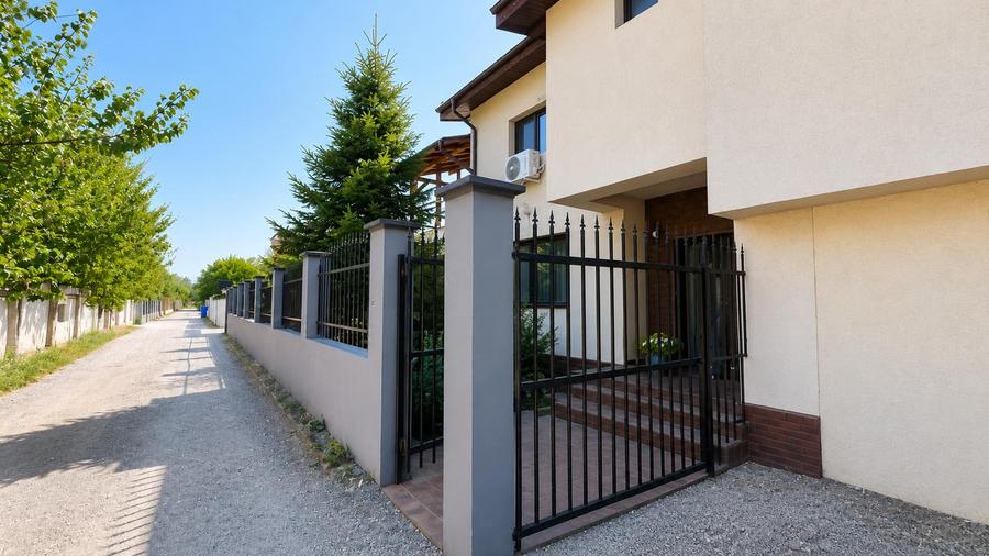 Casă individuală cu teren de 500 mp și garaj – Sector 6, București