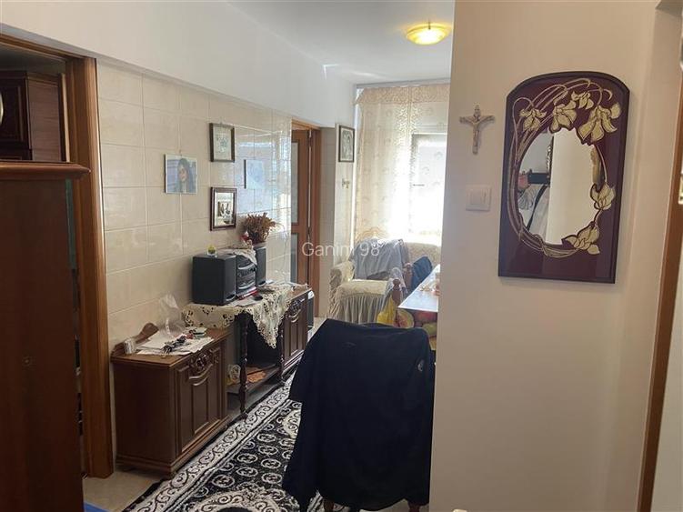 Apartament 2 camere , zona ultracentrala - Piata Moldovei , et 2 , decomandat , - 6