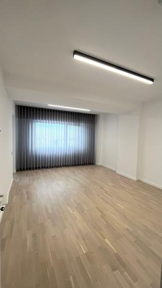 Birou sau Locuinta: Studio Versatil Lux „First Rent” în Inima Ploieștiului
