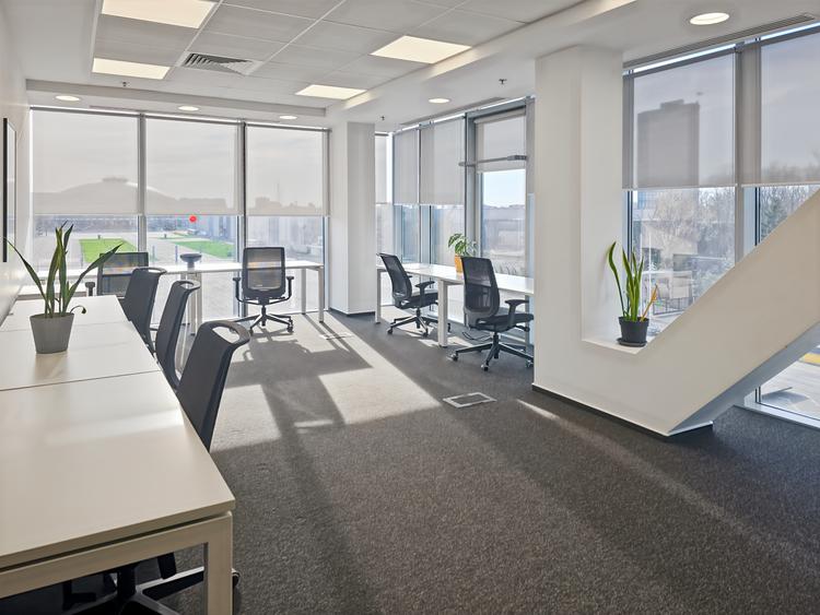 Spațiu de birou privat pentru 3 persoane în Regus City Gate
