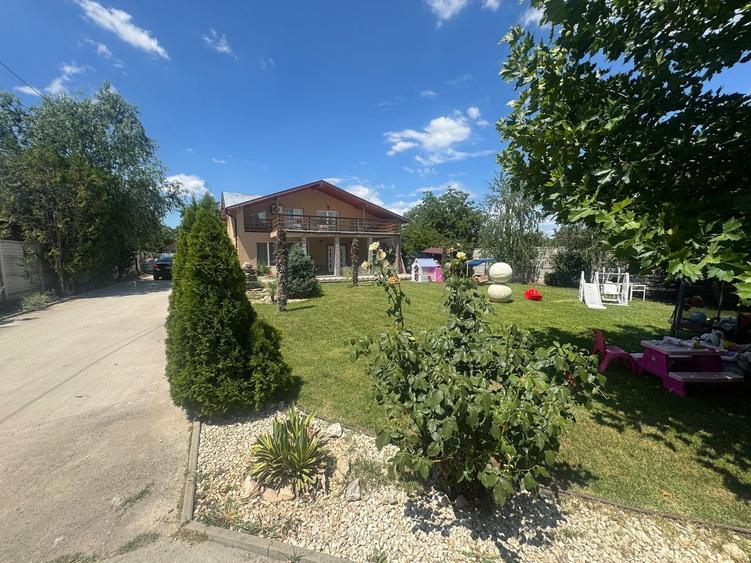 VILĂ  DE VÂNZARE | PERIȘ | 9  CAMERE | 460 MP  | TEREN 1.400 MP