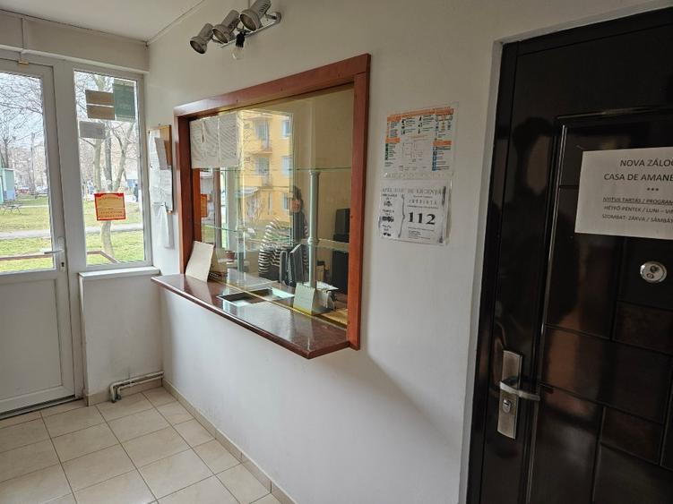 Apartament excelent pt CASA DE AMANET , SCHIMB VALUTAR , birouri