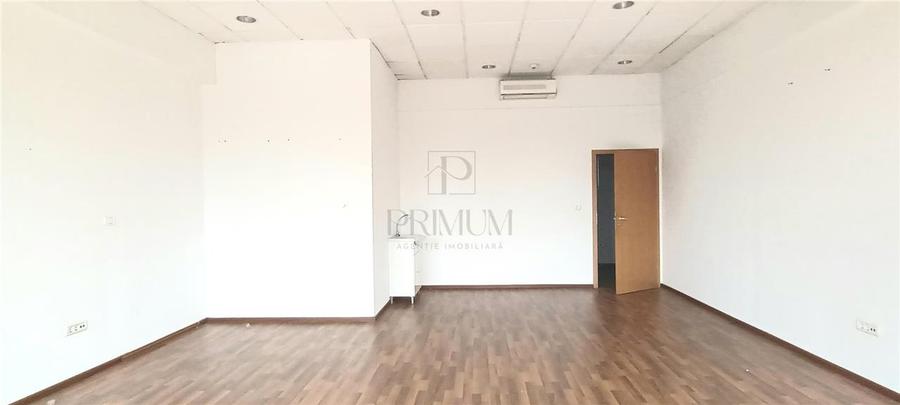 Spatiu birouri etaj 3 cu lift - Aradului