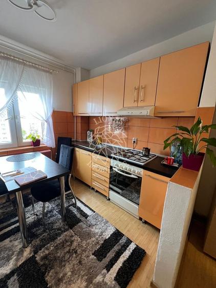 Apartament decomandat 2 camere-balcon-2 locuri parcare-Zona Pompieri