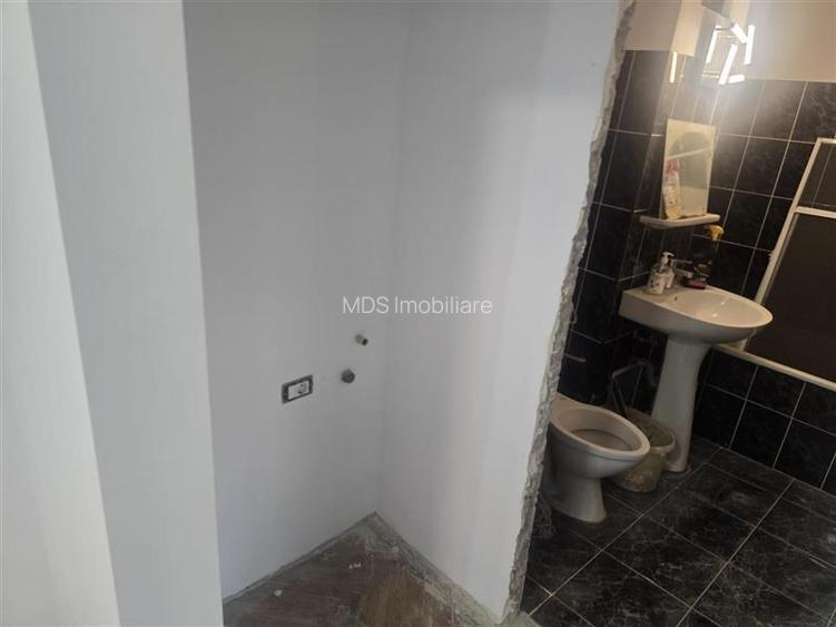 Decomandat cu 2 bai la etajul 2  renovat - 20