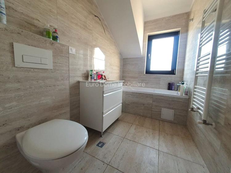 Apartament intabulat, 2 camere decomandate, bloc tip vilă, Sânpetru - 12