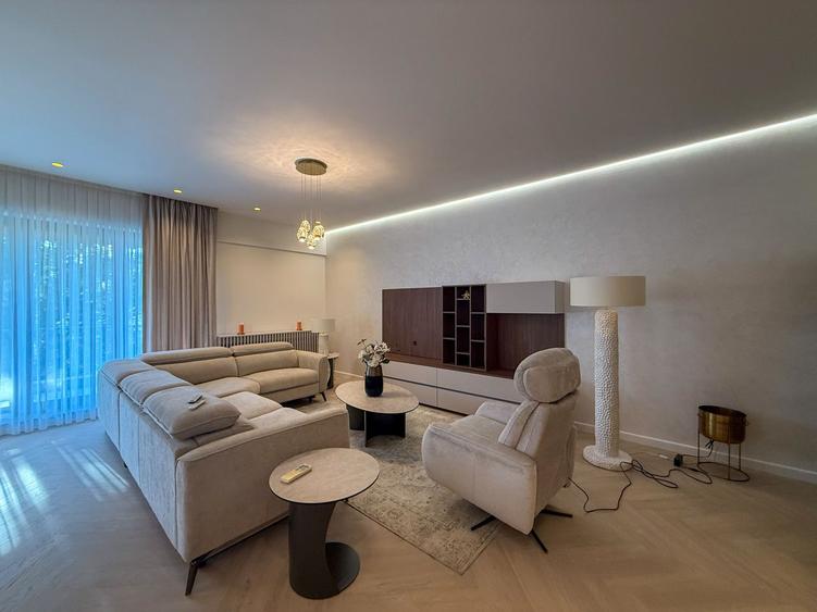 Apartament elegant cu 4 camere și vedere superbă catre Parc Herăstrău