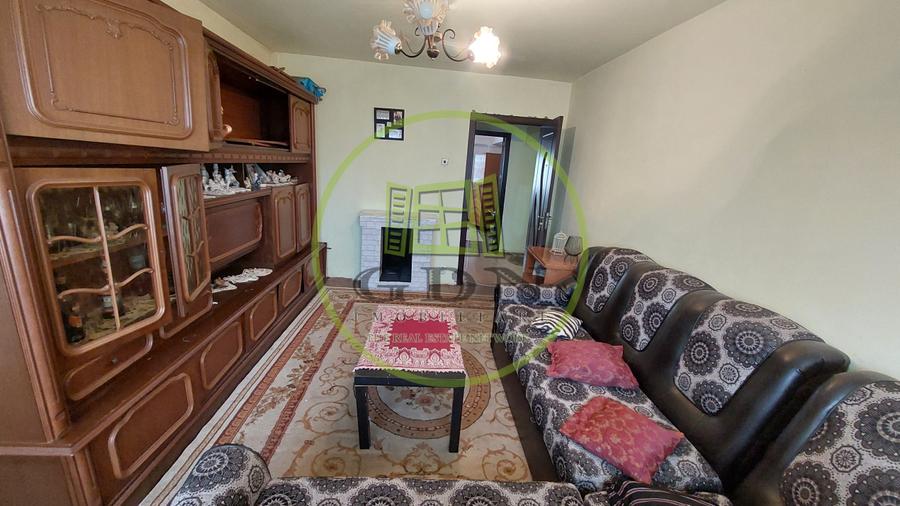 Apartament 2 camere decomandat, 56 mp, Craiovita zona Niela