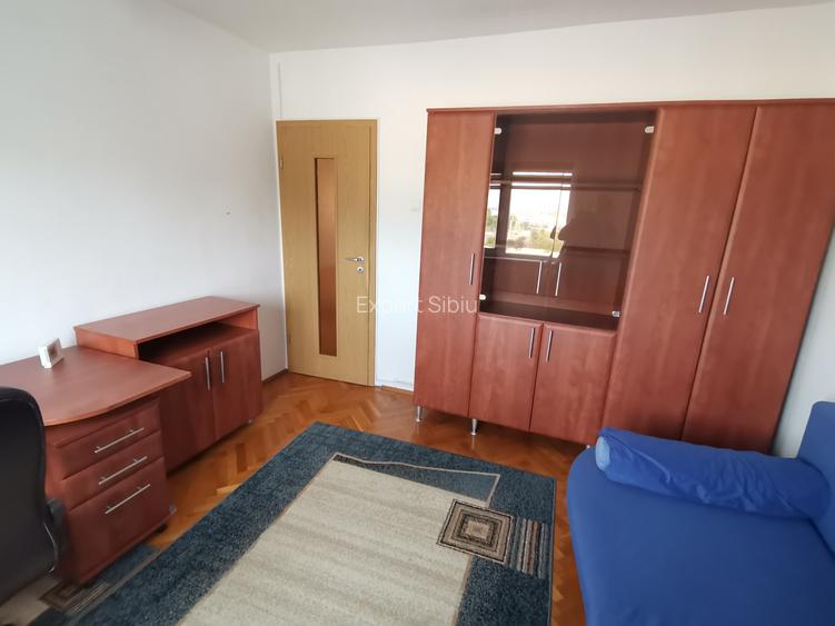 INCHIRIEZ apartament 4 camere decomandat,renovat,zona Strand - 6