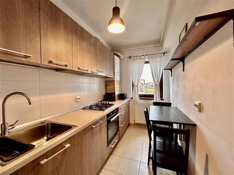 Apartament 3 camere mobilat, decomandat | Sanpetru | Parcare