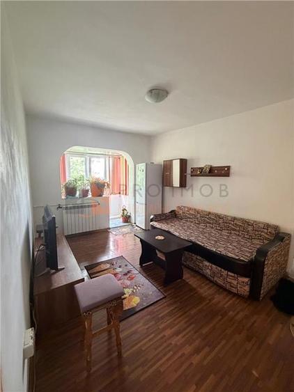 Apartament 2 camere cf 2 semidecomandat zona Micro 14