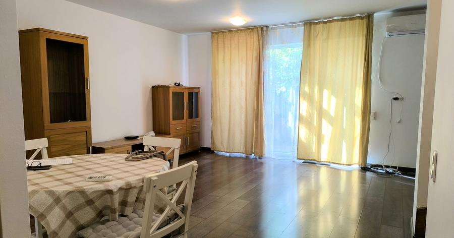 Pipera: Vila cu 3 camere, 3 bai si curte proprie !