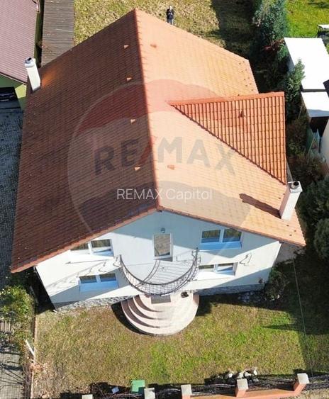 Casă / Vilă cu 5 camere de vânzare in Harman, Brasov - 2