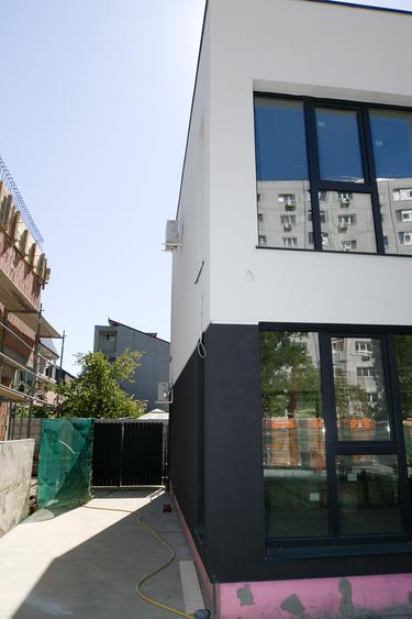Casă individuală P+1, cu 4 camere in Titan-Sector 3, 2 locuri de parcare