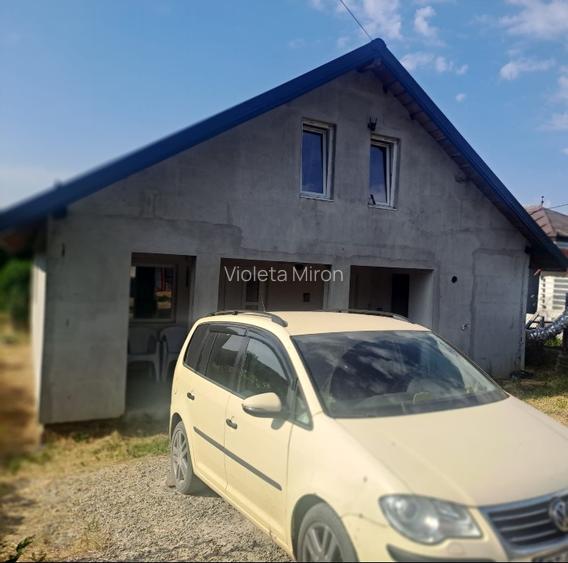 Casa de vanzare cu teren de 800 m2 - 2