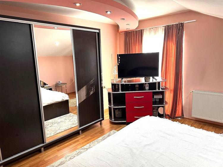 Vila individuala 6 camere, teren 2500 mp