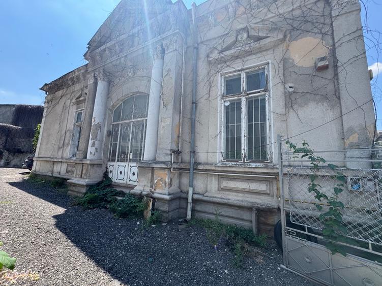 Casă interbelică cu proiect premium de consolidare și extindere – Str. Povernei