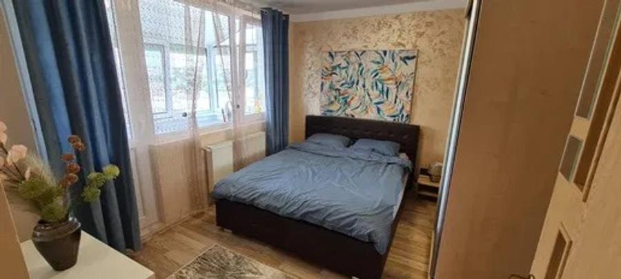 Apartament cu 3 camere, zona Palas
