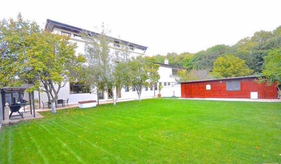 CASA VILA PADUREA BANEASA LUX