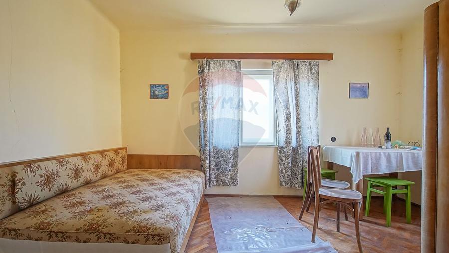 DE RENOVAT CASA INDIVIDUALA | 180 MP CURTE| PRIVELISTE