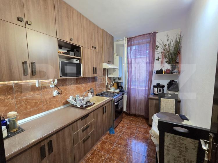 Apartament, decomandat, parcare, sud, Zona Eroilor !