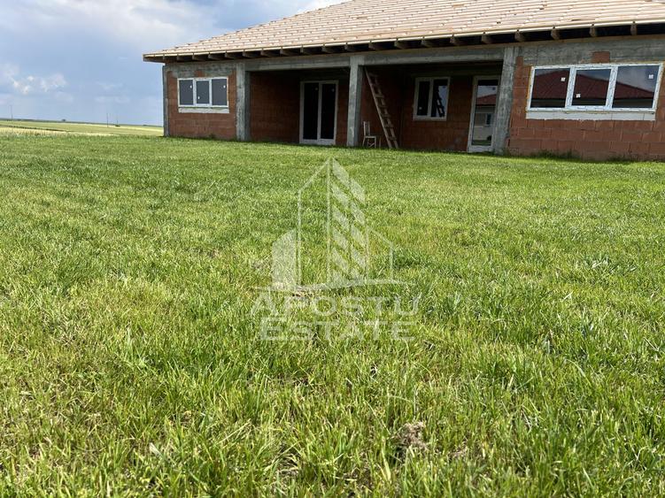 Duplex pe parter cu teren de 400mp, in Cornesti