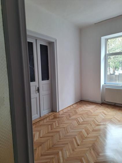 Prima inchiriere! Apartament semidecomandat 4 camere, Gruia, zona Sapte Strazi!