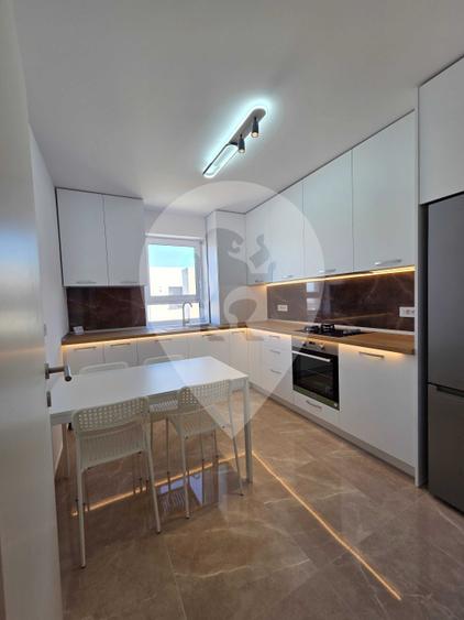 DE INCHIRIAT apartament 3 camere CORESI