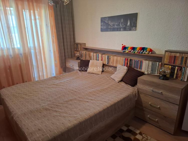 Apartament 4 camere  decomandate cu vedere pe doua parti in Nadlac - 17