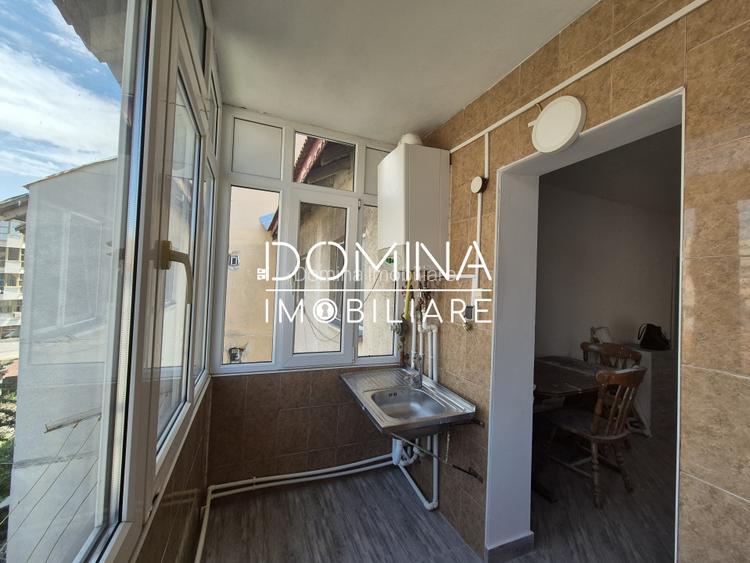 Vânzare apartament central, 3 camere+boxă, situat în Târgu Jiu, strada Cerna - 5