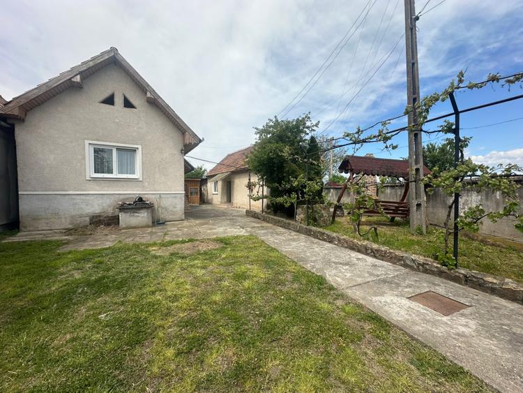 Casa Individuală 3 camere, 105 mp| teren 760 mp| zona Sebeș