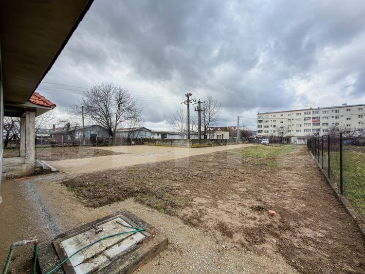 Casa spatioasa 4 camere, parcare, curte 2000 mp