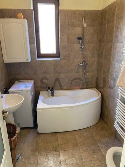 Apartament în vilă, zonă centrală, parcare