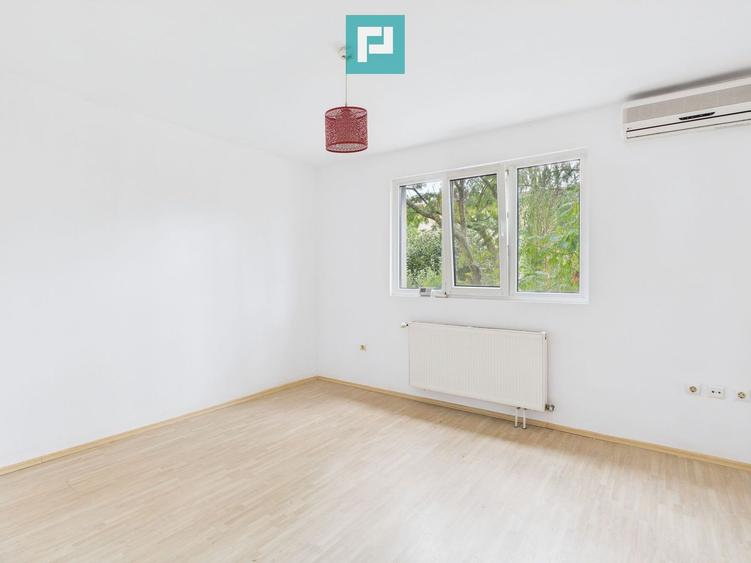 Vilă cu 5 camere pentru investiții în Dumbrăvița