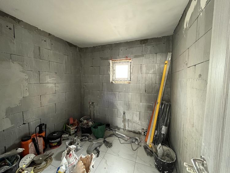 Pret redus, zona deosebita, casa la sol, 3 camere, posibilitate M, Valu lui Tr!