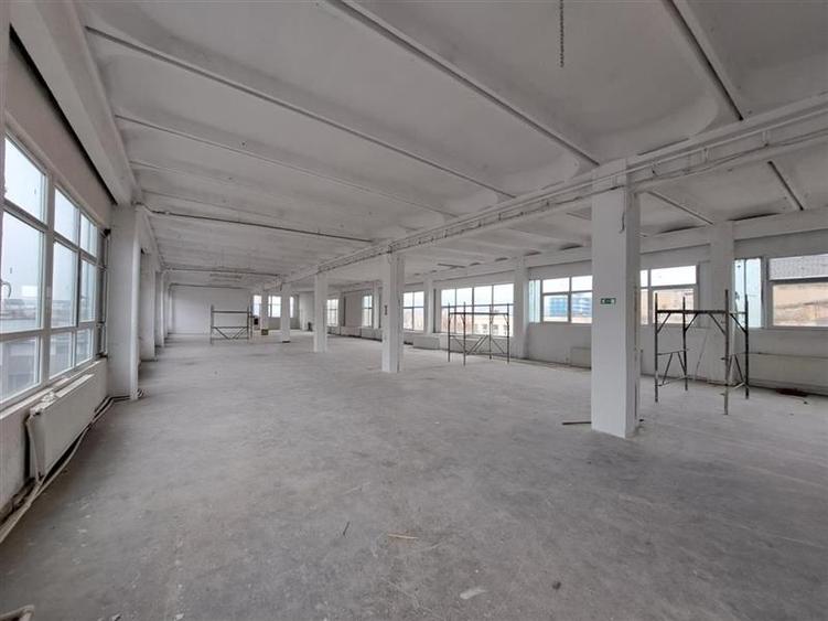 Hala open space, 614 mp, lift de marfa, zona Piata 1 MAI