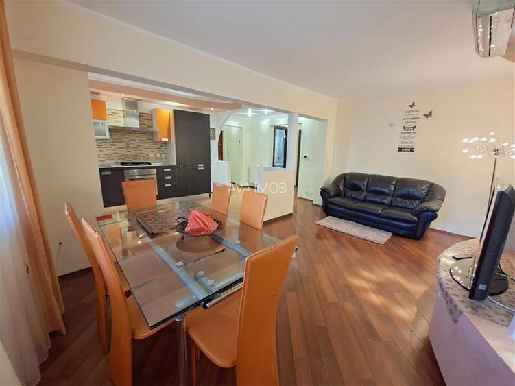 Apartamnet 3 decomandate, etaj 2, cu 2 bai, centrala, zona Ura - 20