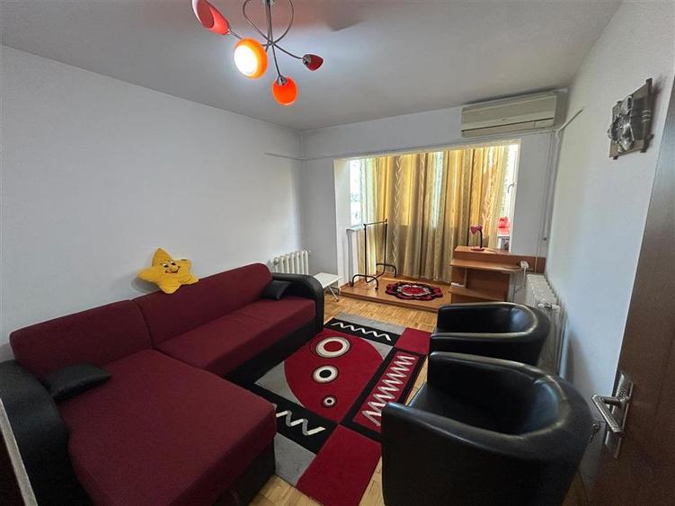 Apartament cu 2 camere de vanzare, zona scoala 7