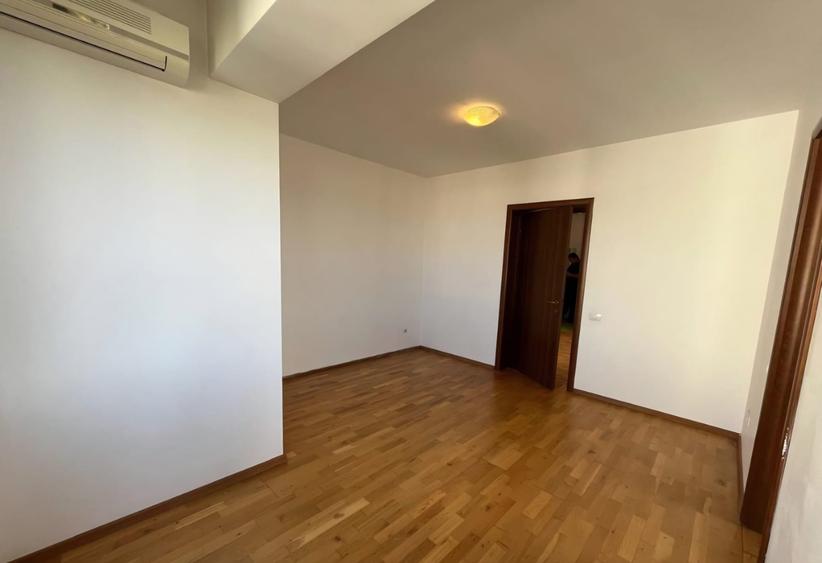 Iancu Nicolae : Apartament spatios cu 2 camere langa padure , view de exceptie !