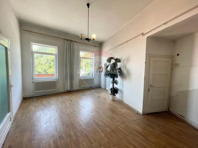 Casă cu 3 camere de vânzare în zona centrala comison 0% + garaj - 7