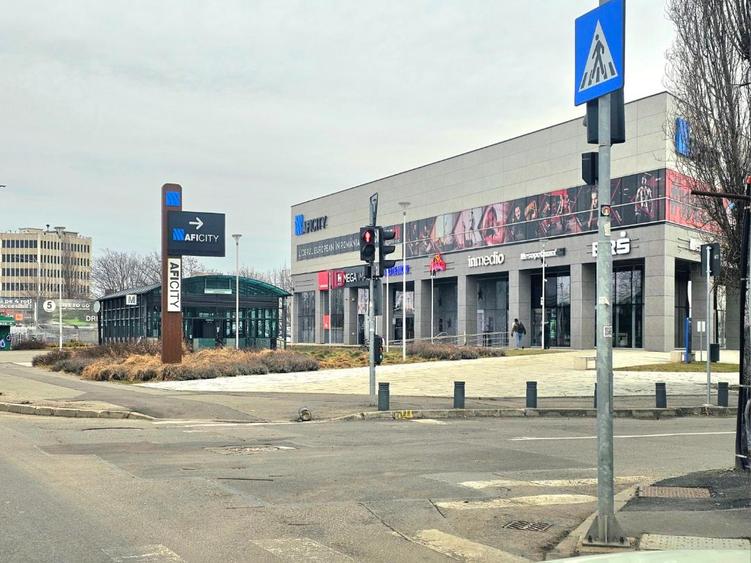Inchiriere 2 camere decomandate cu centrală proprie, AC – metrou Laminorului