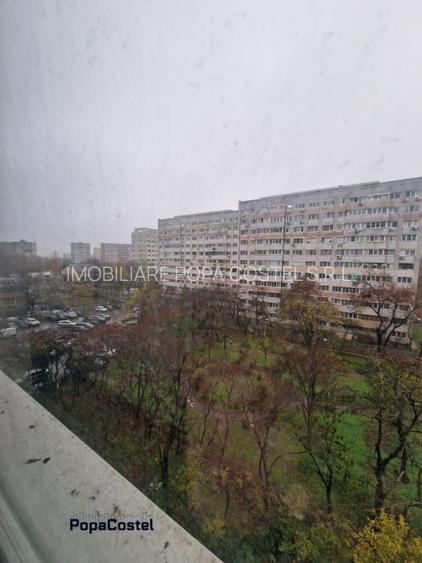 Piata Ramnicu Sarat - 3 camere decomandatE, 64 mp, balcon, etaj 5/10, metrou - 11