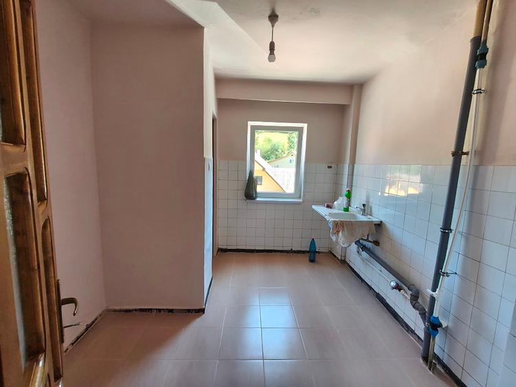 Vând apartament in Abrud