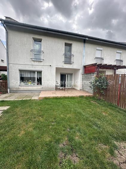 Casă / Vilă cu 5 camere zona Lunei - 42