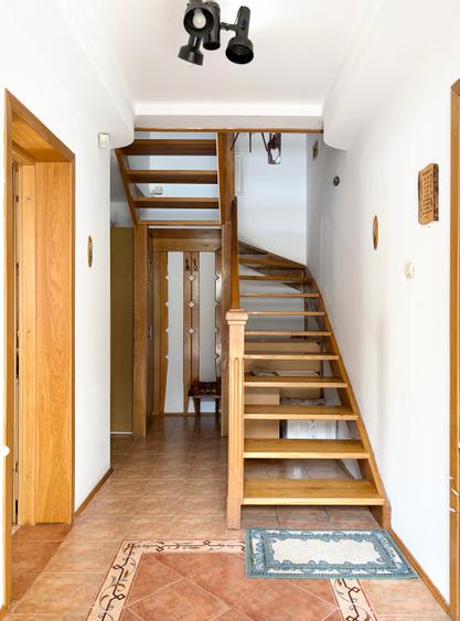 CASA CONSTRUITA IN ANII 2000 CU TEREN DE 304 MP - RETRASA - POLITEHNICA - MANIU