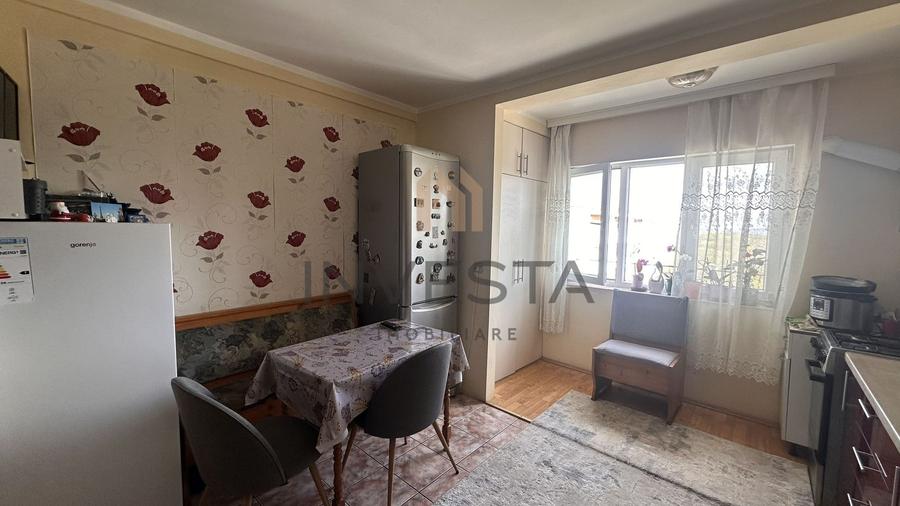 Apartament cu 2 camere decomandate, Etaj intermediar, Intre Lacuri