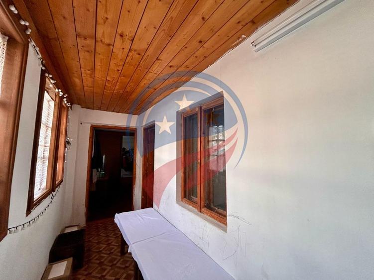Apartament la casă, 2 camere + curte proprie, 85 mp – Str. C.D. Fortunescu